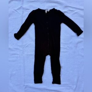 Kyte BABY long sleeve romper. Size: 6-12 months. Color: midnight